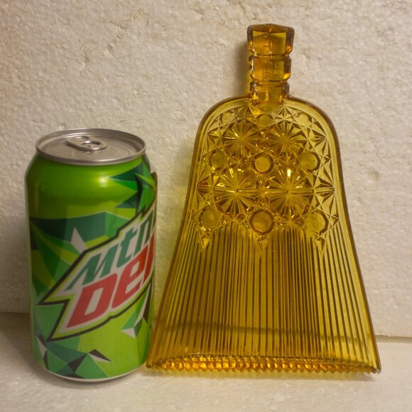 Vintage Amber Glass Candy Dish or Trinket Dish Daisy and Button Pattern - Picture 5 of 6